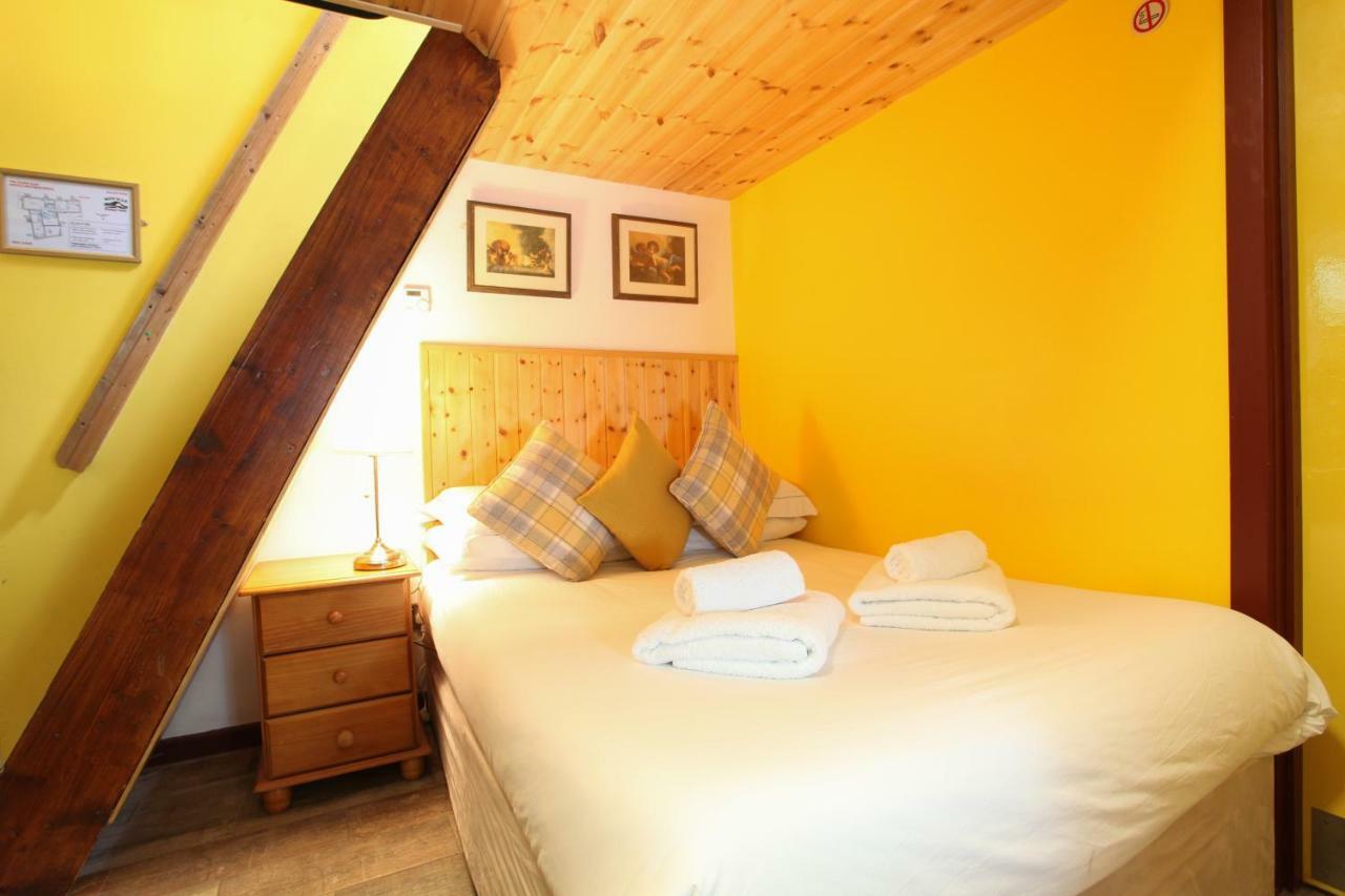 Moville Boutique Hostel & Apartments Exteriör bild