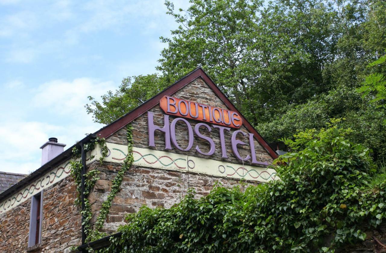 Moville Boutique Hostel & Apartments Exteriör bild