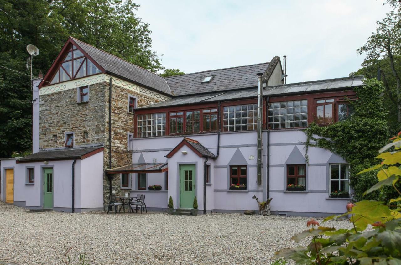 Moville Boutique Hostel & Apartments Exteriör bild